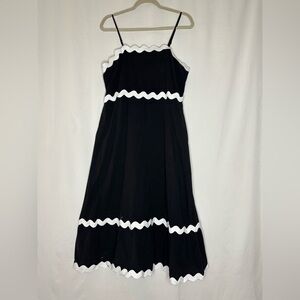 Zesica Black and White Midi Dress